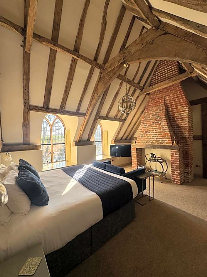Photo 1 of 8 of Deluxe 1 King Bed