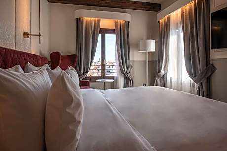 Collection Premium Room with Canal View