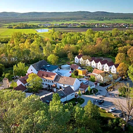 CSELLO MÜHLE OSLIP, Eventlocation, Gastronomie & Nächtigung