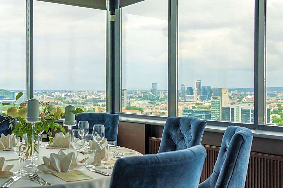 VILNIUS PARK PLAZA HOTEL, Restaurant & Terrace, Panorama Bar, Conference & Banquet Center