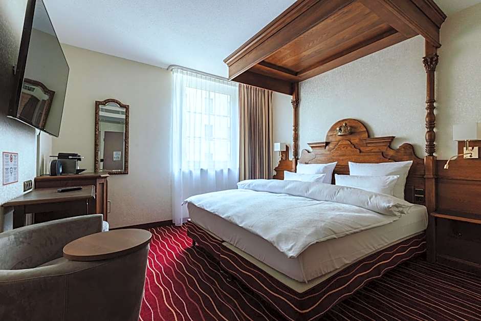 Kings Hotel First Class