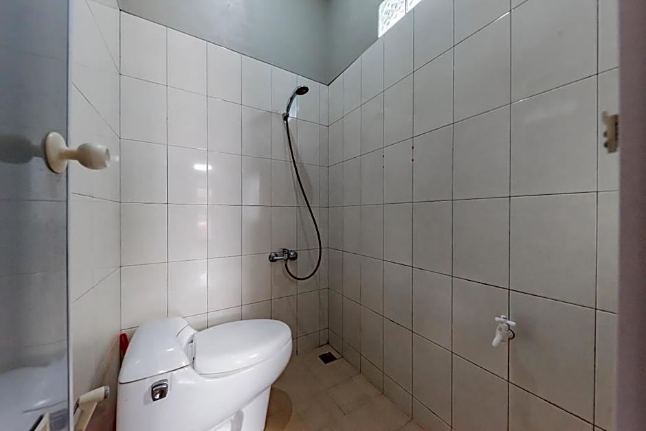 RedDoorz Syariah near Politeknik Negeri Bandung Campus