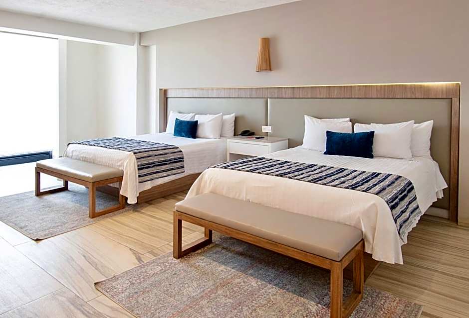 Hotel Velvet Plaza