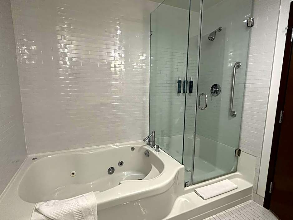 Four Points By Sheraton Edmonton Gateway