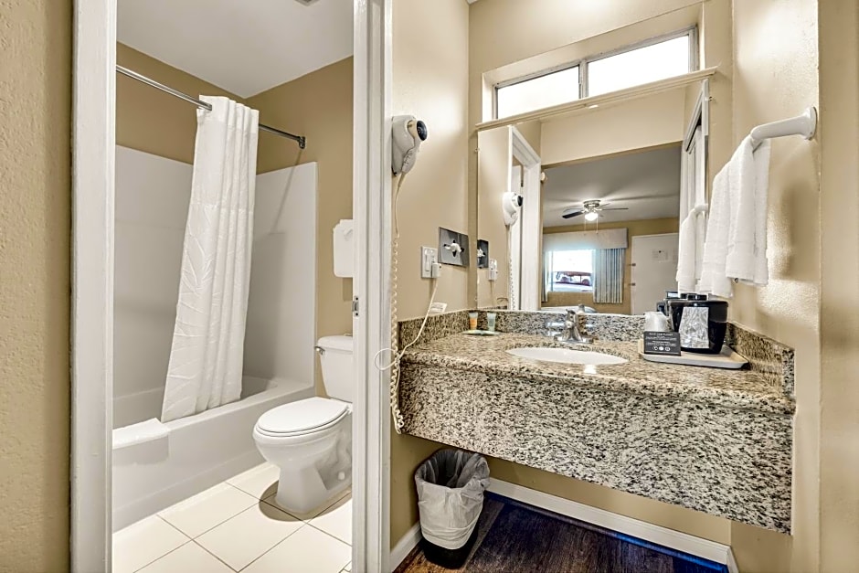 Scottish Fairway Inn
