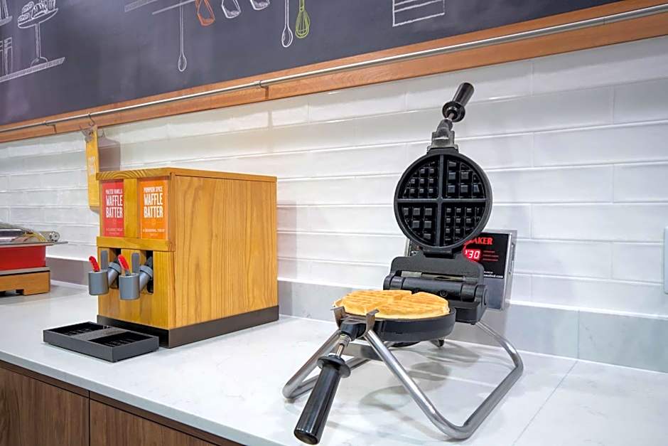 Hampton Inn By Hilton East Aurora