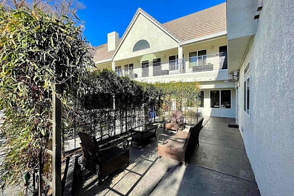 Aggie Inn, an Ascend Collection Hotel