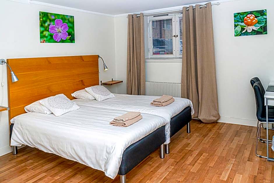 Photo 1 of 5 of Double Room