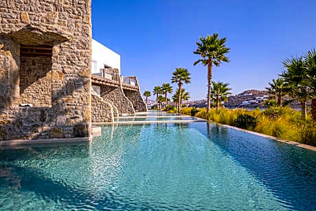 Aeonic Suites and Spa