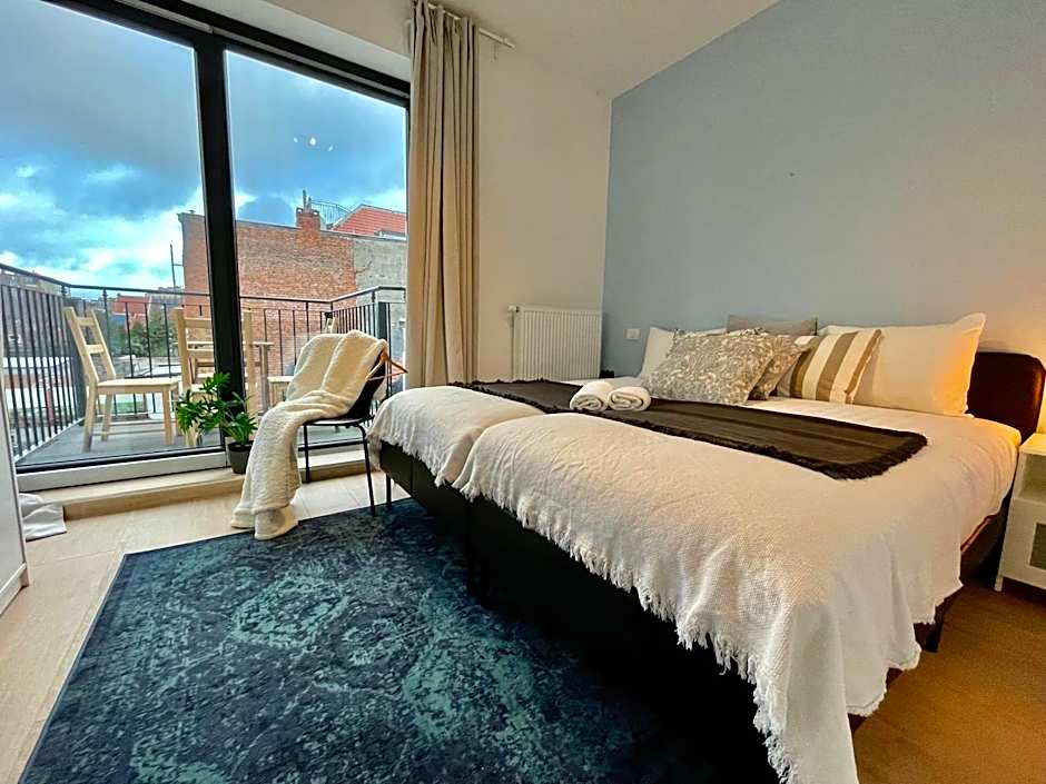 OneLuxStay near Fashion District