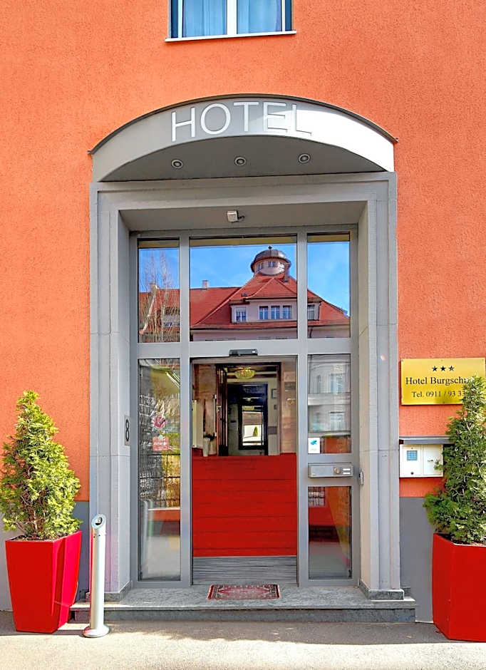 Tiptop Hotel Burgschmiet Garni