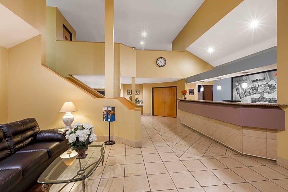 Super 8 by Wyndham Midland