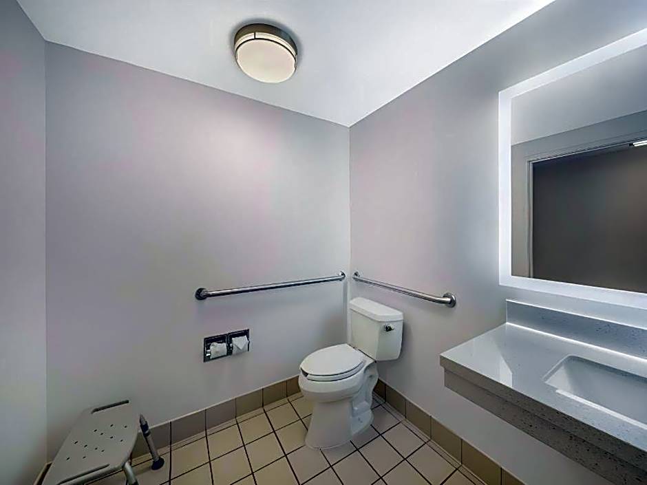 Best Western Plus Twin View Inn & Suites