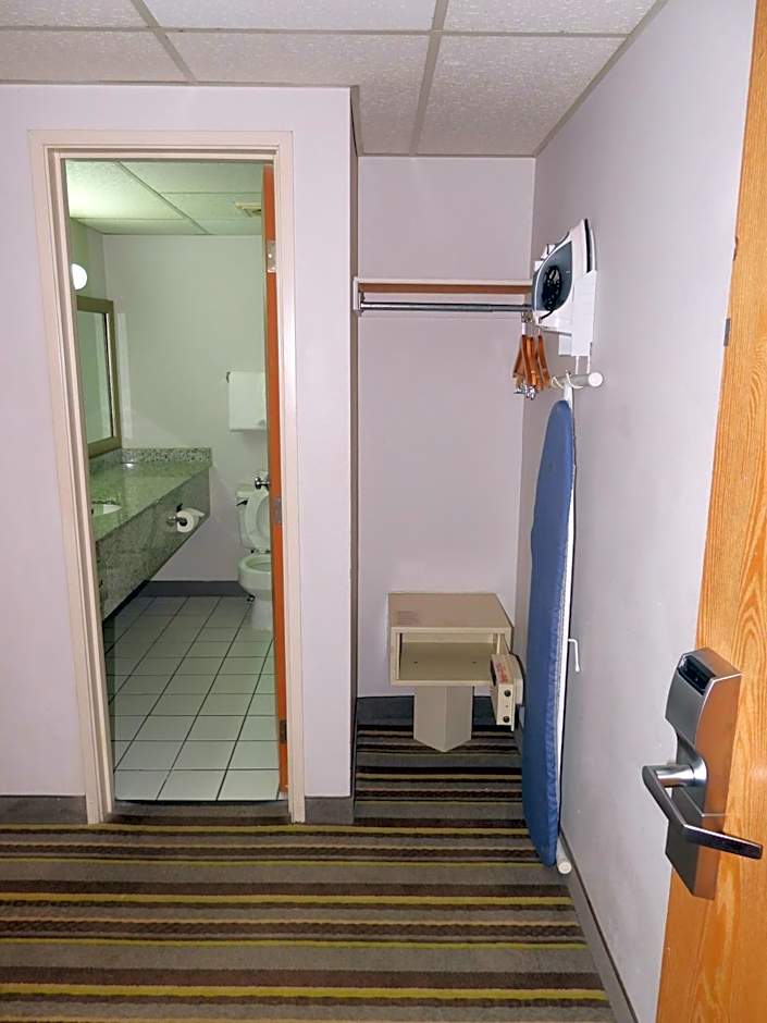Super 8 by Wyndham Westminster Denver North