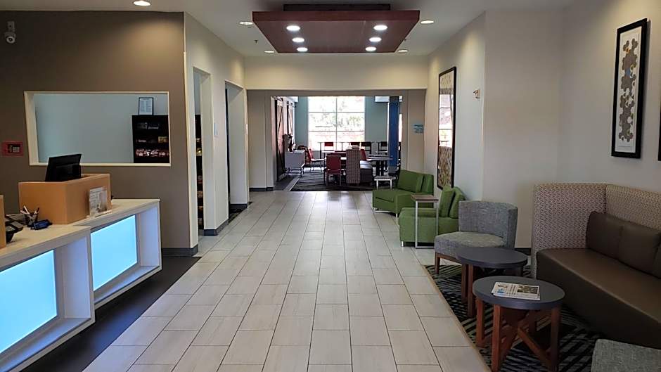 Holiday Inn Express Hotel and Suites Weslaco By IHG