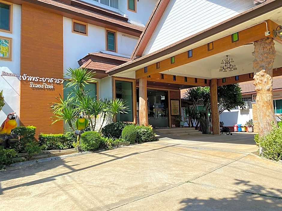 Chaophayathara Riverside Hotel