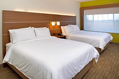 Deluxe Queen Room with Two Queen Beds with Roll-In Shower - Disability Access/Non-Smoking