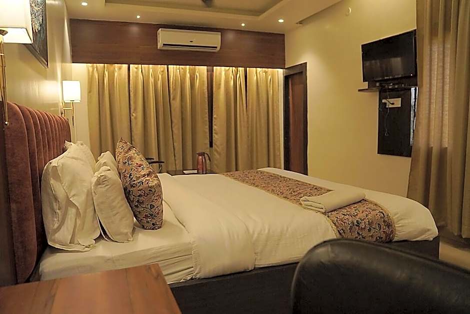 Hotel Reliance