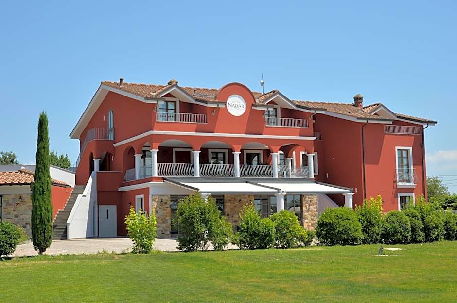 Villa Nadar