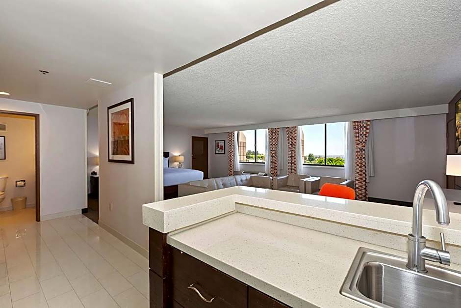 DoubleTree by Hilton Whittier Los Angeles