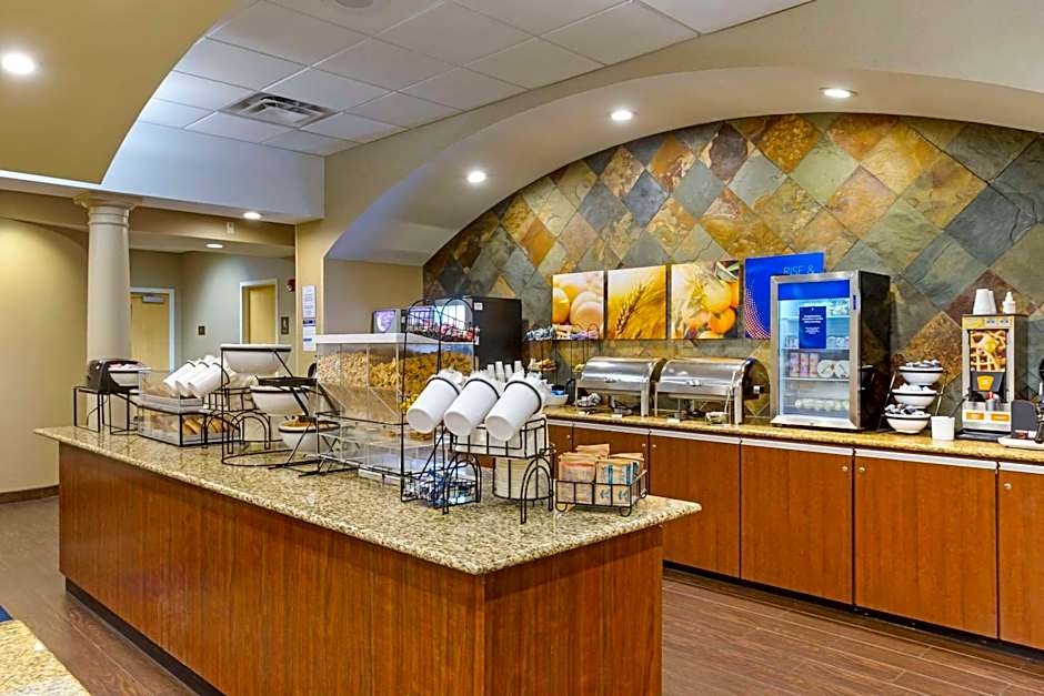 Comfort Inn & Suites Presidential