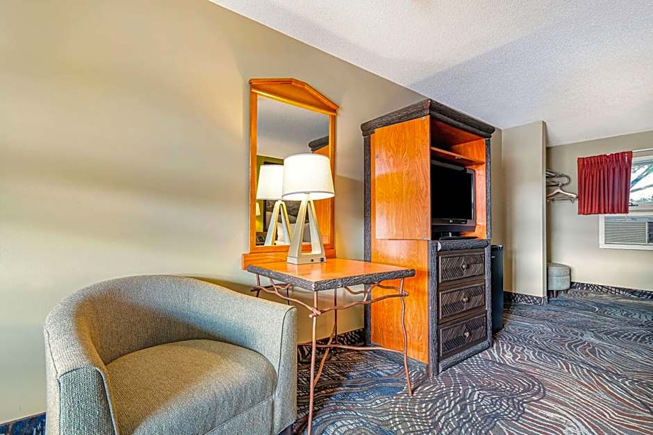 Super 8 by Wyndham Lake George/Downtown