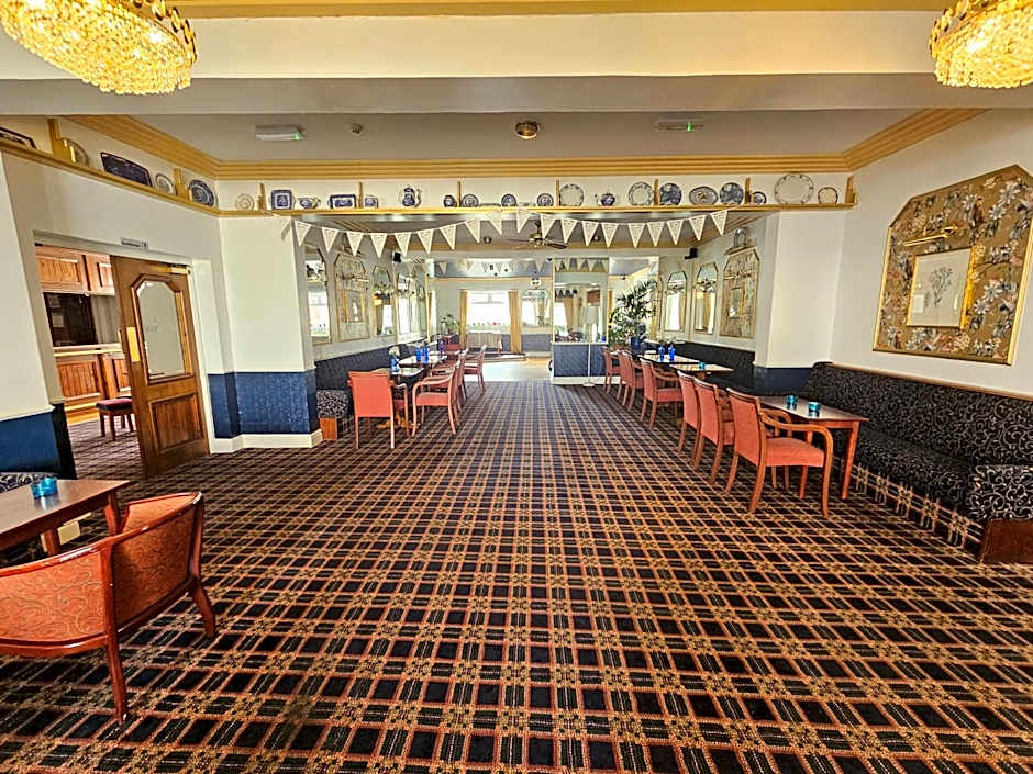 Rivelyn Hotel Bar & Restaurant