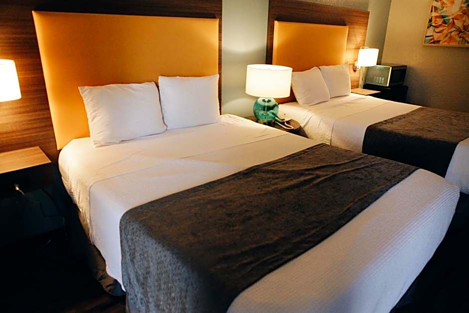 All Seasons Inn & Suites