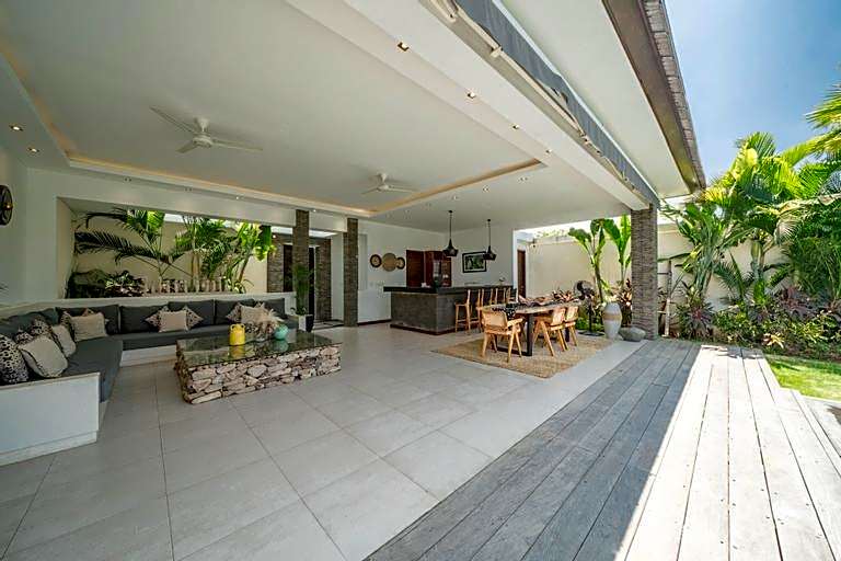 Elegant 3BR Villa Tira in Central Seminyak