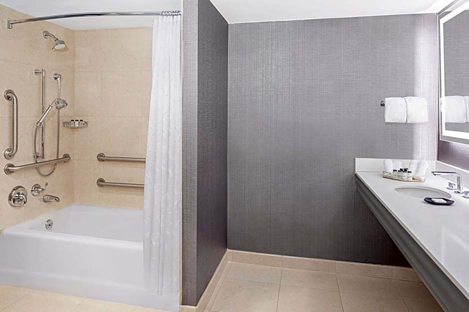 Sheraton Philadelphia Downtown