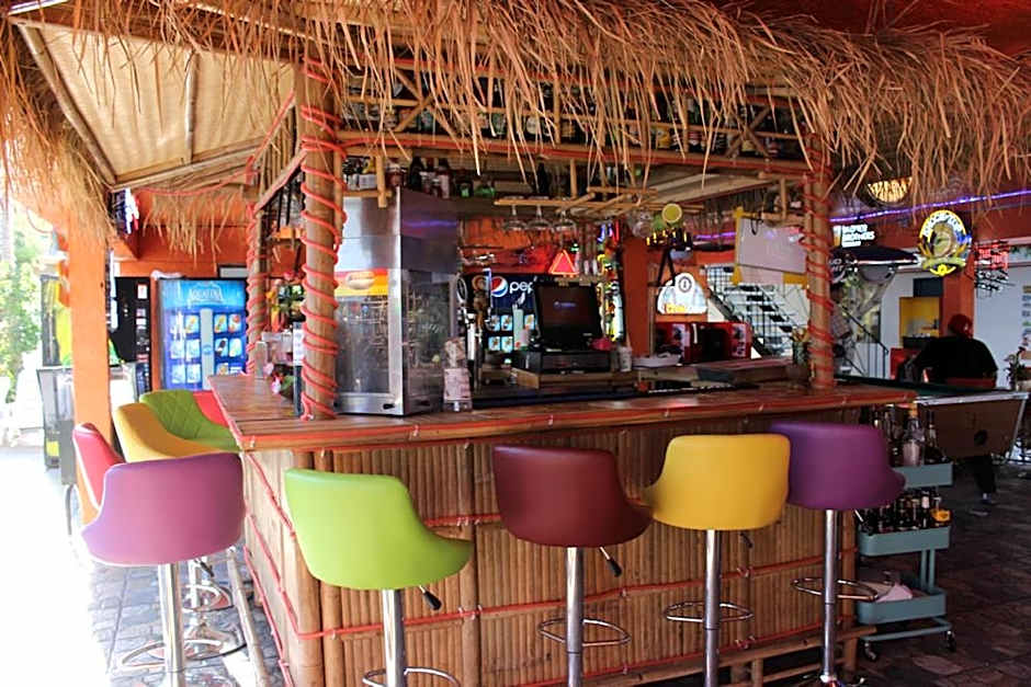 Tradewinds Airport Hotel