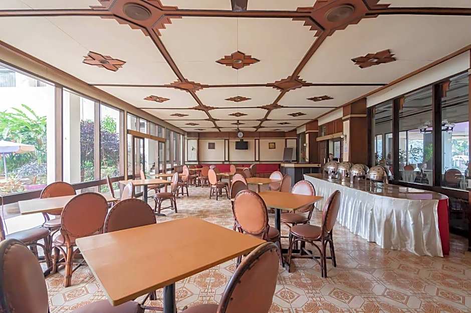 Istana Hotel Bandung Mitra RedDoorz