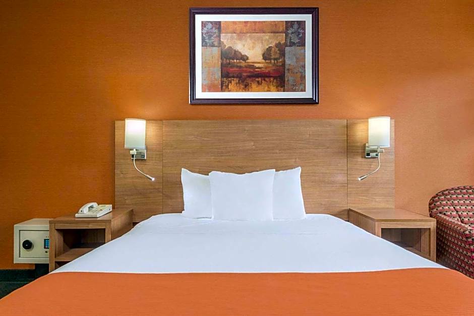 Days Inn by Wyndham Columbus Fairgrounds