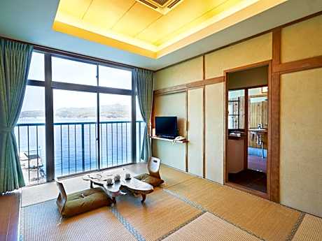 Triple Room with Private Bathroom