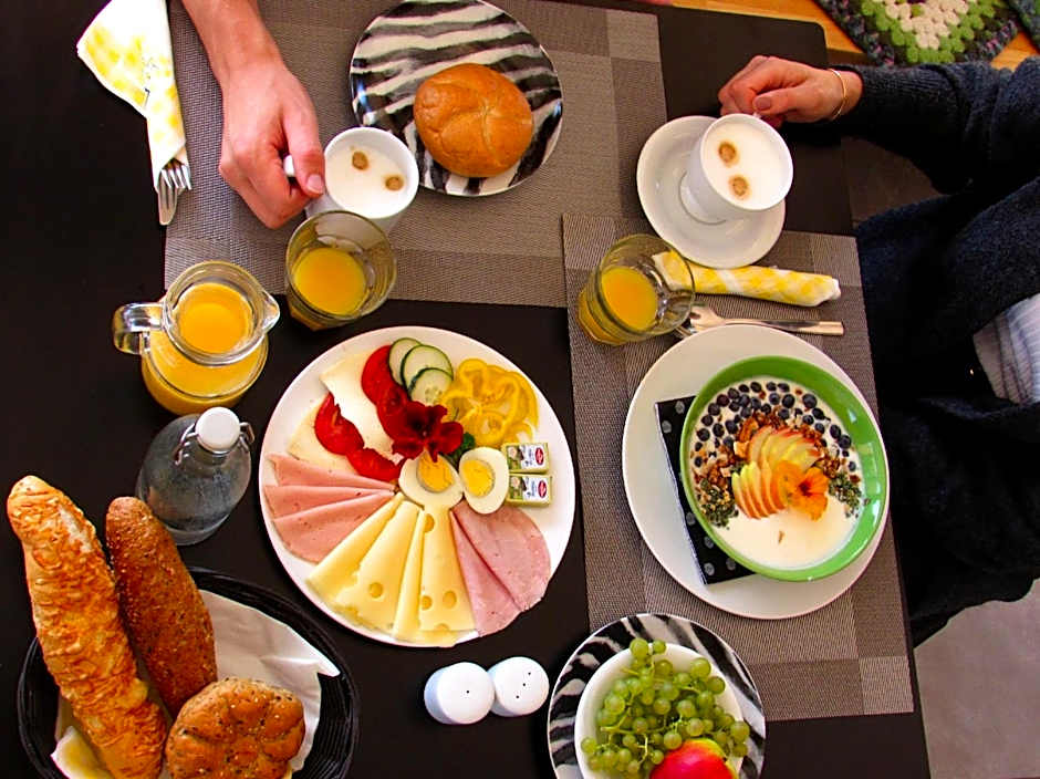 GästeHAUS & HOFladen Familie Öllerer