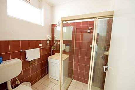 Economy Queen Room 2 Adults Only