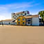 Orangewood Inn & Suites Kansas City Airport