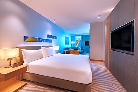 King Room with Panoramic River View