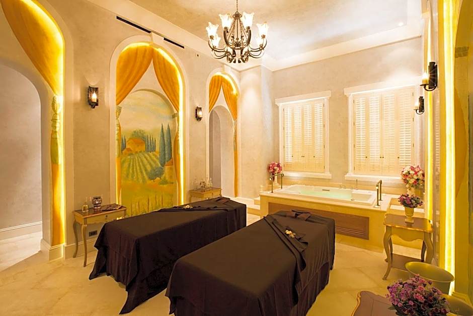 Toscana Valley Town Square Suites