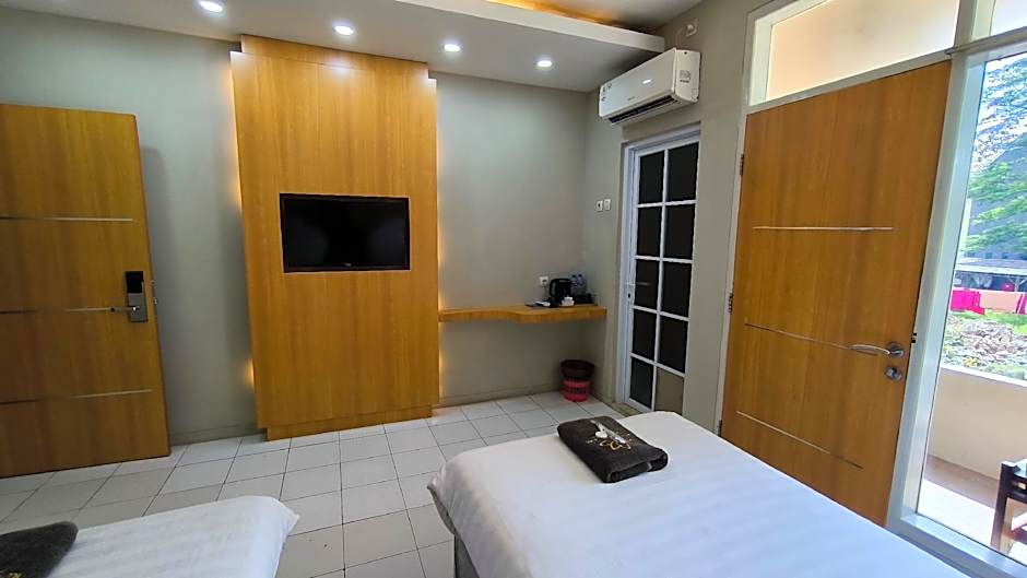 Royal Kencana Hotel powered by Cocotel