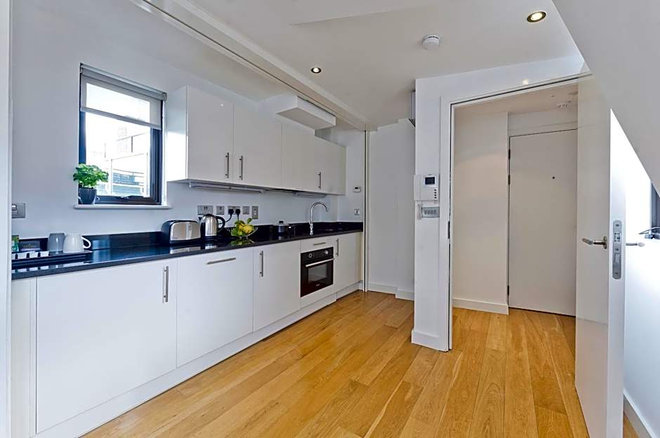 Red Lion Court by City2Stay