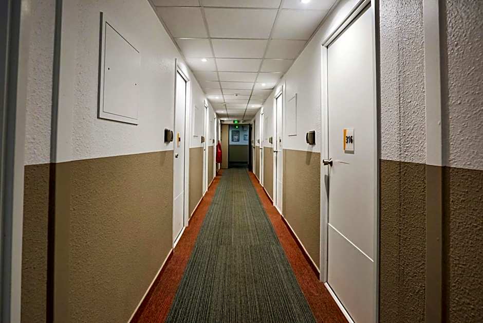 Première Classe Plaisir Gatines