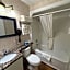 Perth Plaza Inn & Suites
