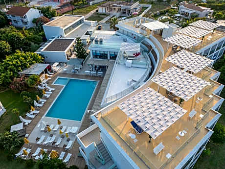 Nasos Hotel & Resort