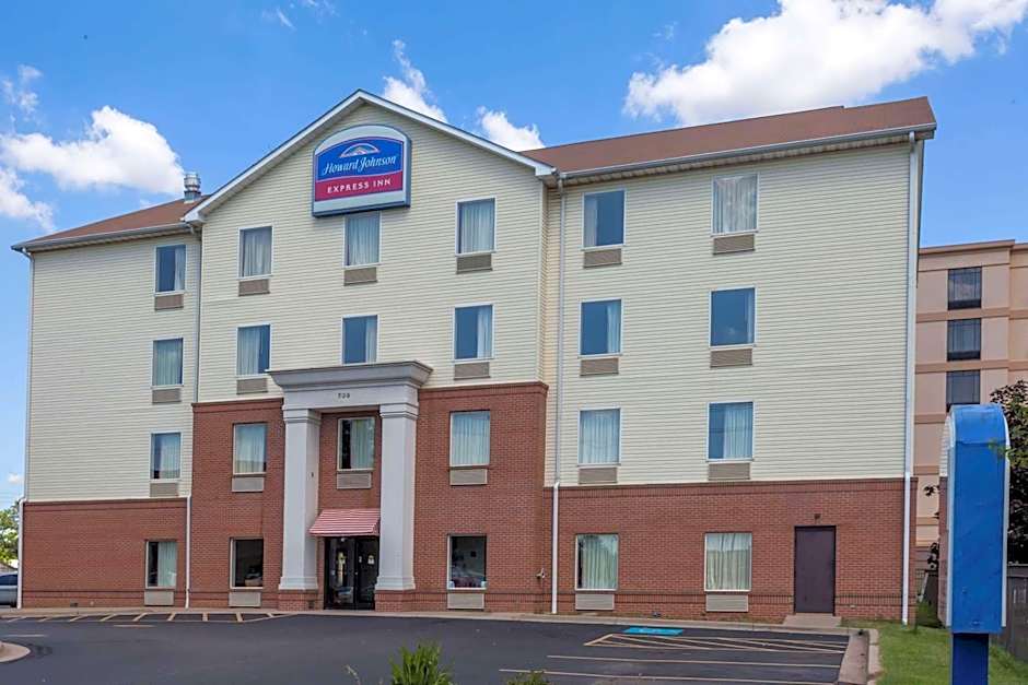 Howard Johnson by Wyndham Airport