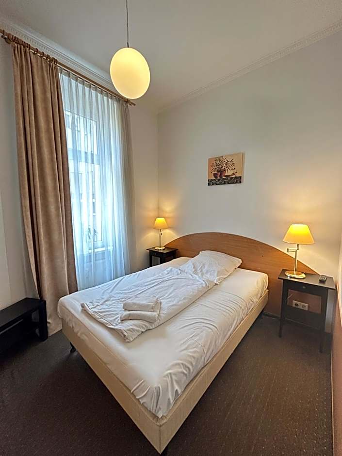 Hotel Adam