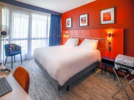 Privilege Room with port view and 1 double bed