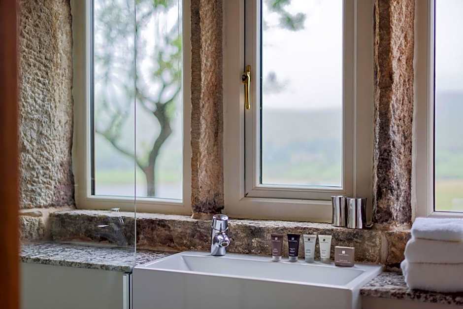 The Saddleworth Hotel