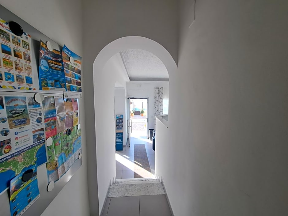 Maniel Beach Hotel