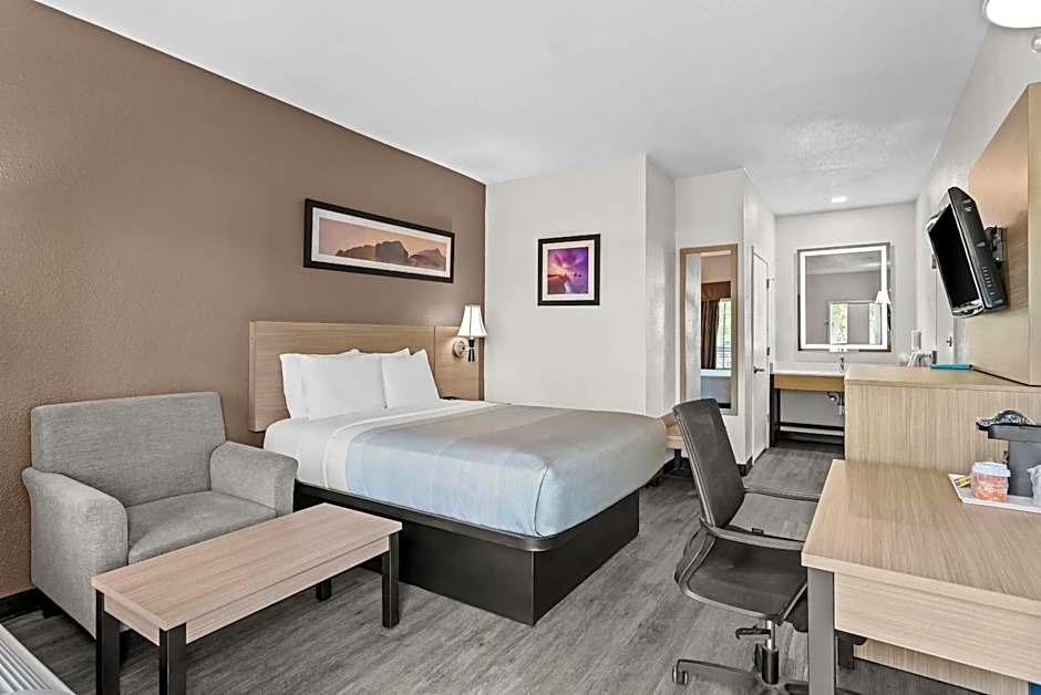 Quality Inn & Suites Sunport Airport Albuquerque